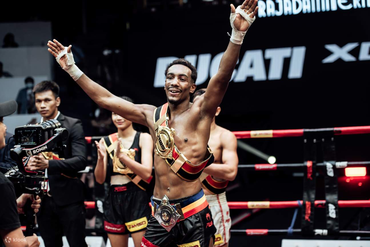 [Official] Muay Thai (Boxing) Match at Rajadamnern Stadium